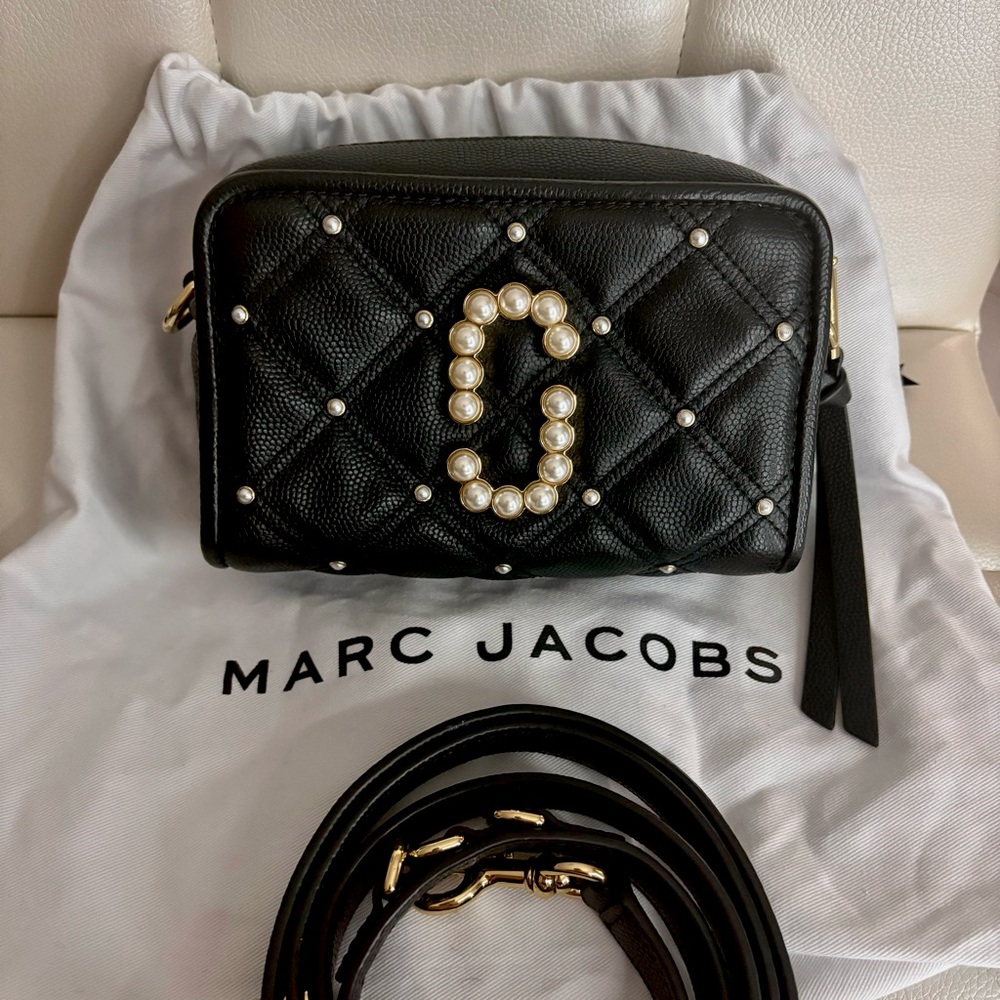 Marc Jacobs Pearl Softshot 17 (small size) ‼️BROKEN ZIPPER, please see video